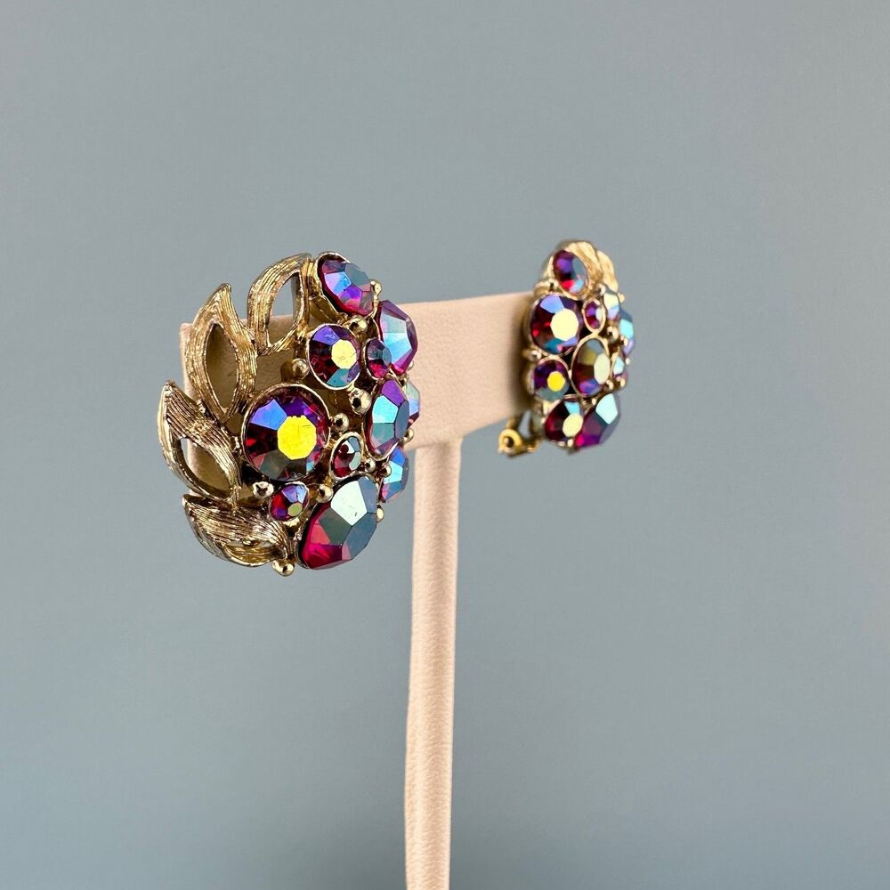 Vintage Kramer Rhinestone Earrings Pink Aurora Borealis Gold Tone Clip On Signed - Picture 6 of 10